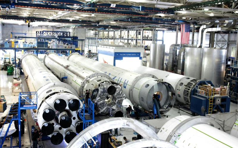 Photo by Pixabay: https://www.pexels.com/photo/rocket-factory-256297/